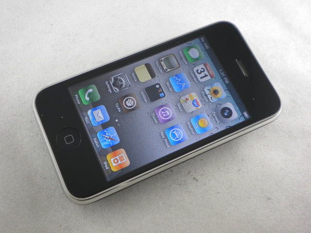 APPLE IPHONE 3G 8GB BLACK UNLOCKED AT&T T MOBILE GSM ANY SIM 